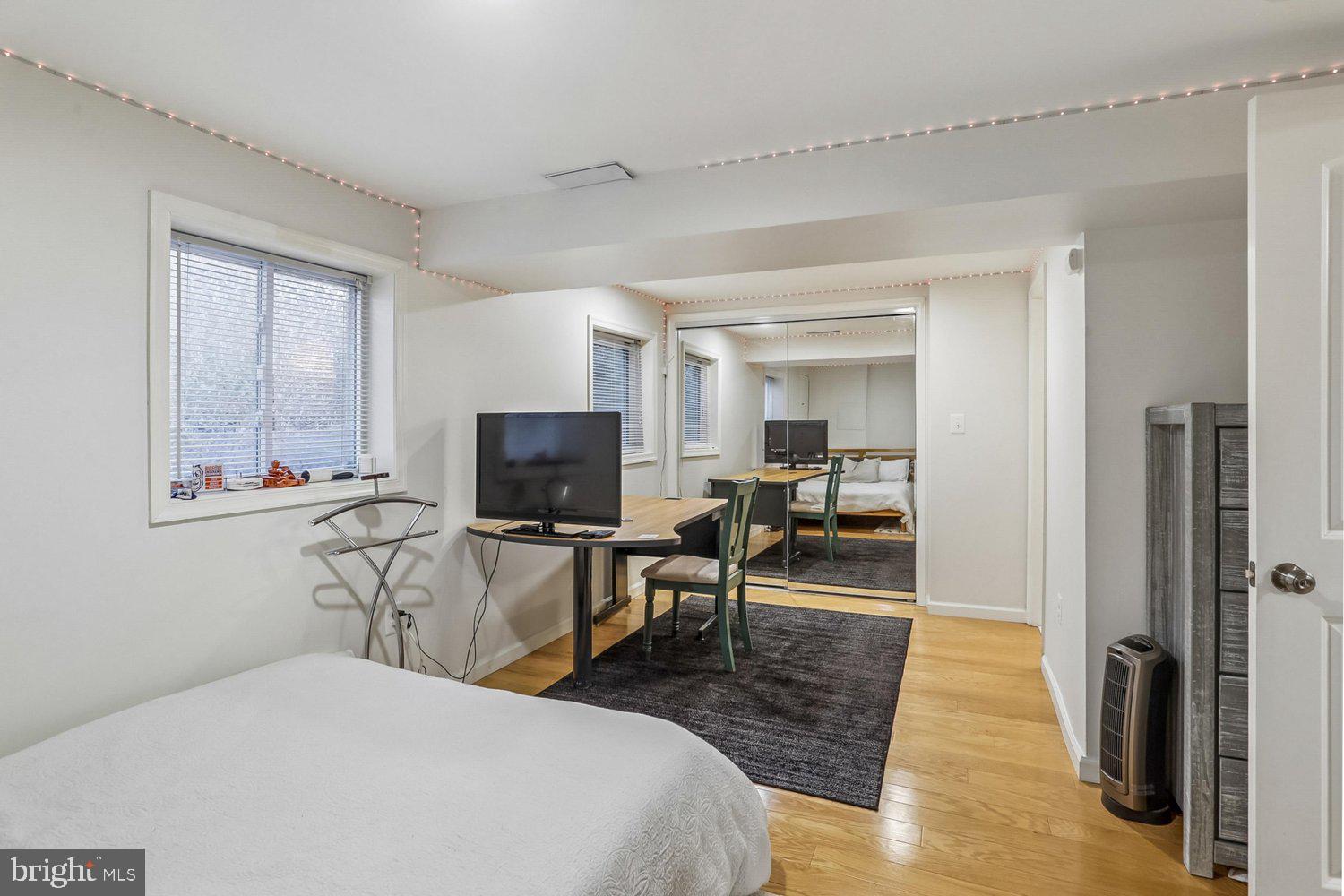 1611 NOYES DRIVE