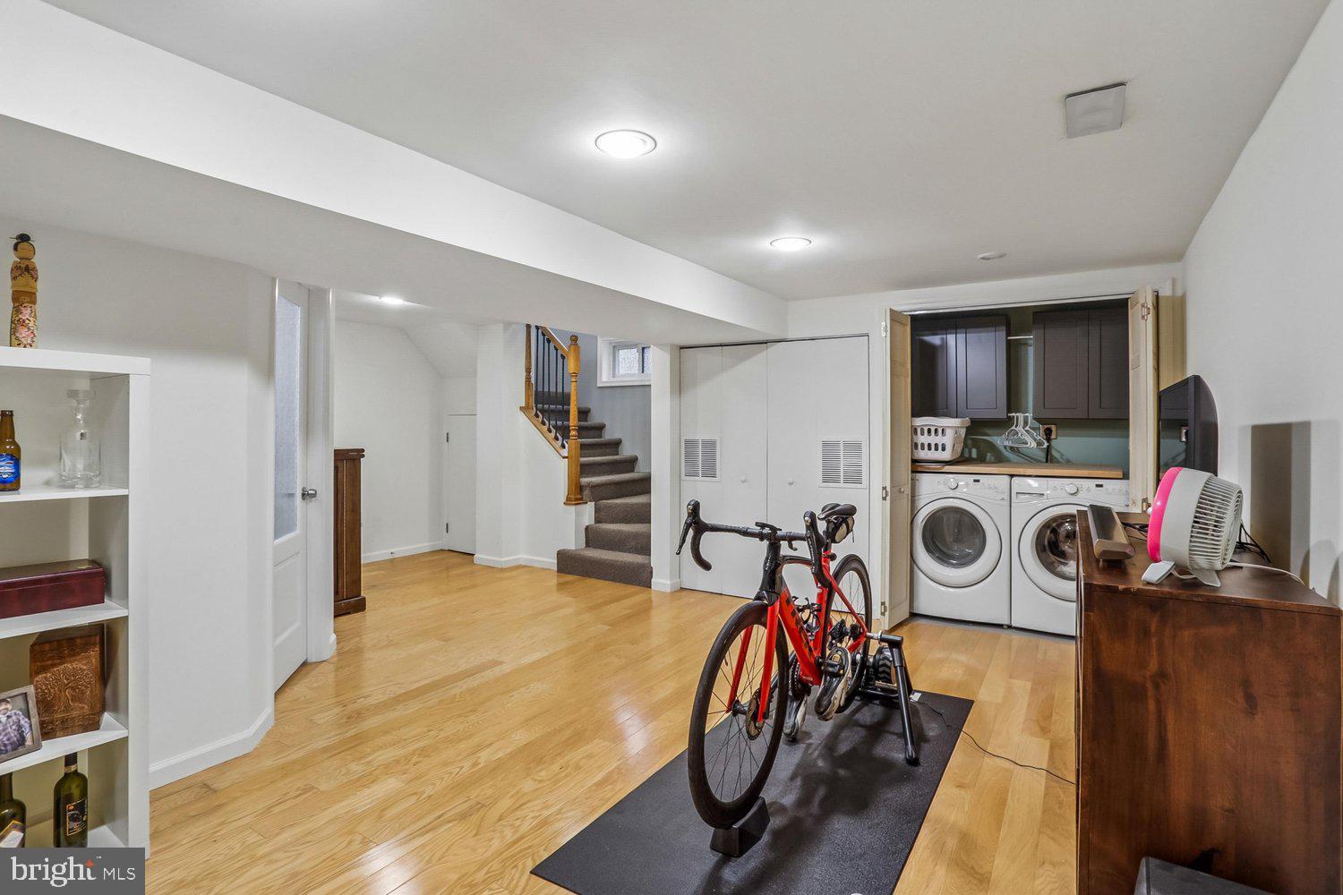 1611 NOYES DRIVE