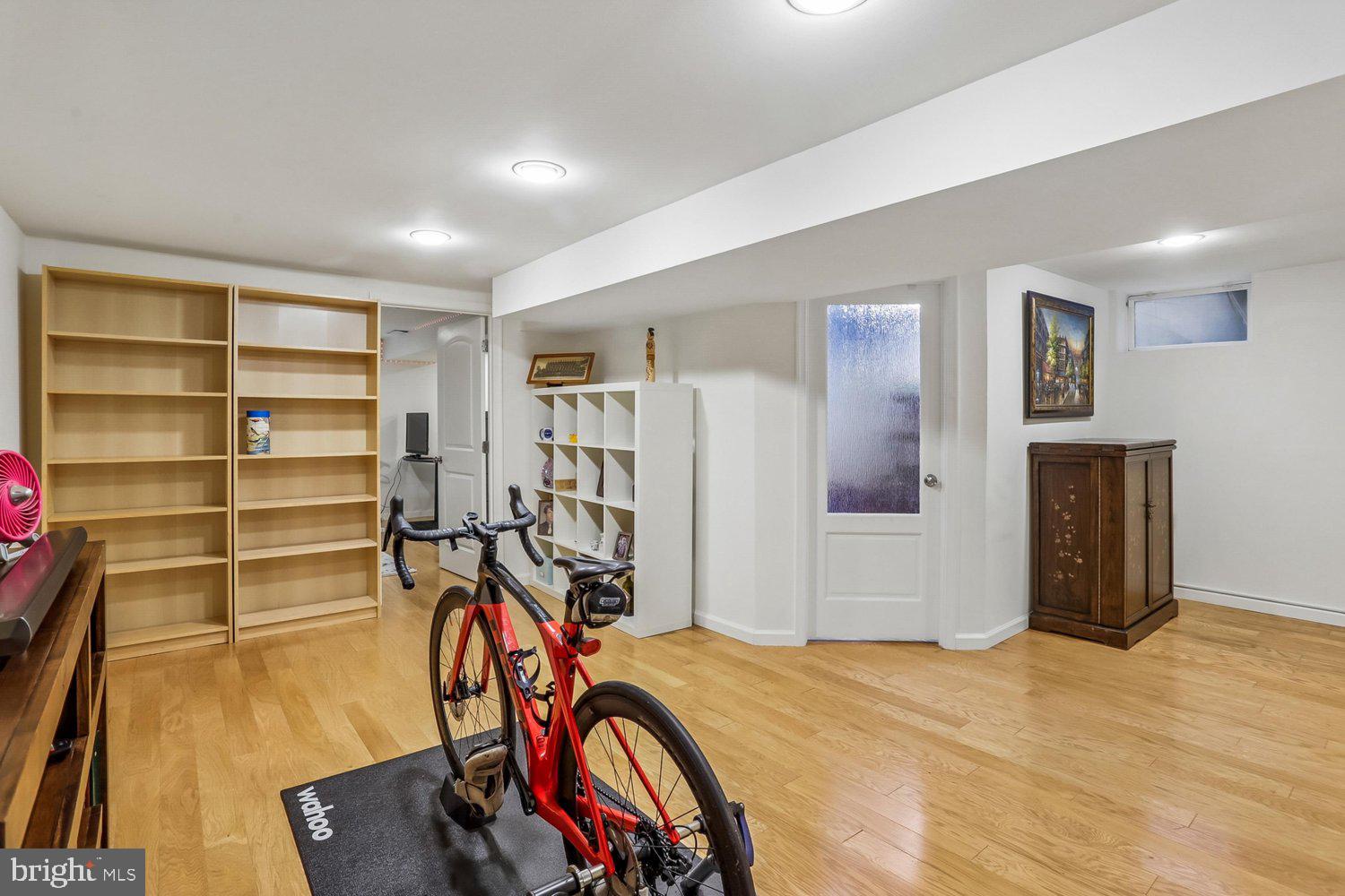 1611 NOYES DRIVE