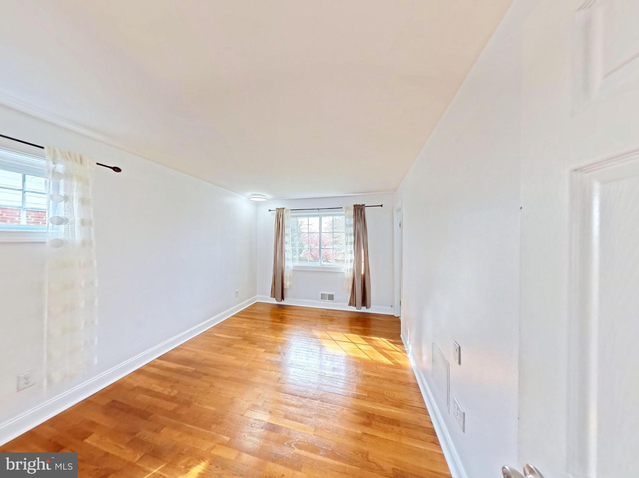 1012 LOXFORD TERRACE