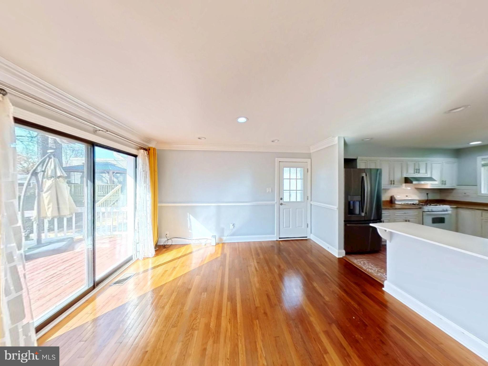 1012 LOXFORD TERRACE