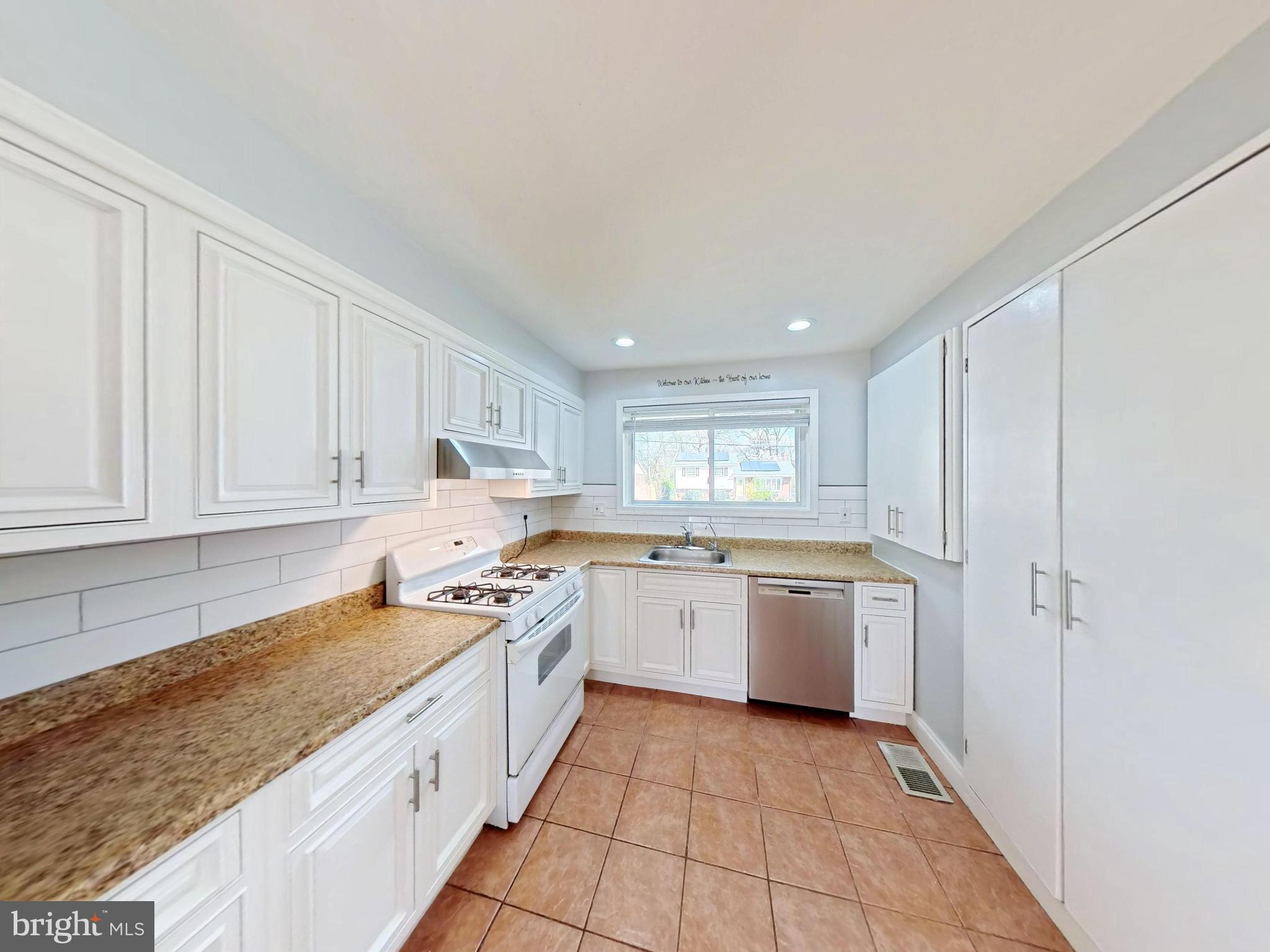 1012 LOXFORD TERRACE
