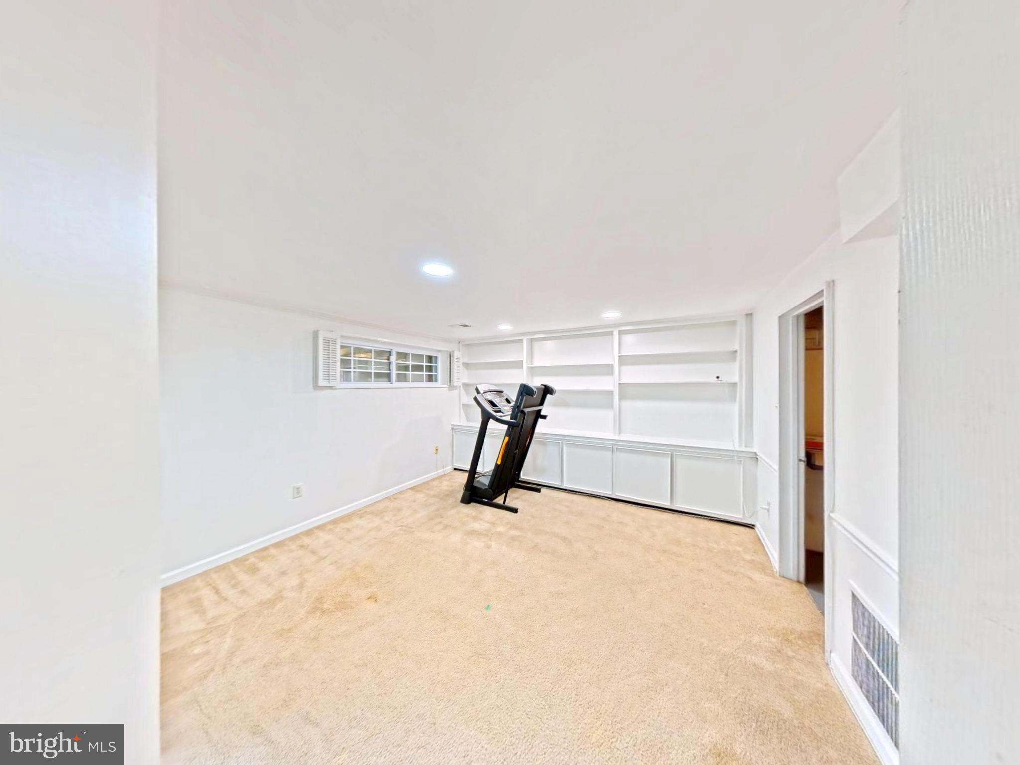 1012 LOXFORD TERRACE