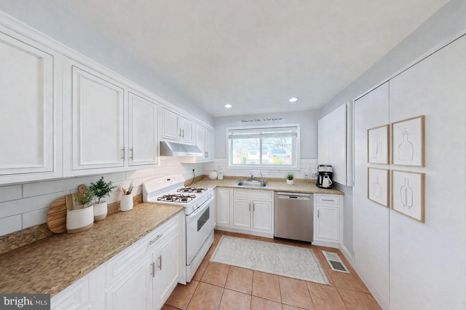 1012 LOXFORD TERRACE