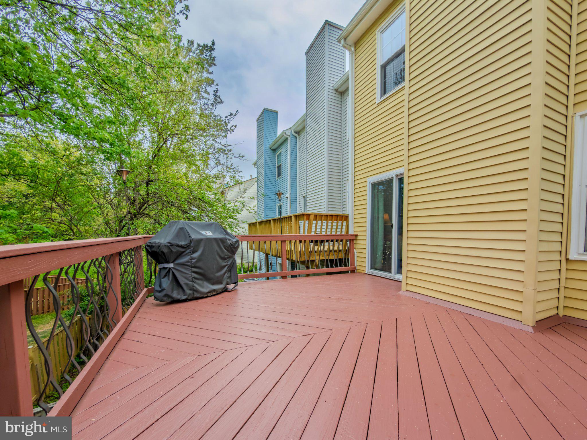 870 BAYRIDGE DRIVE