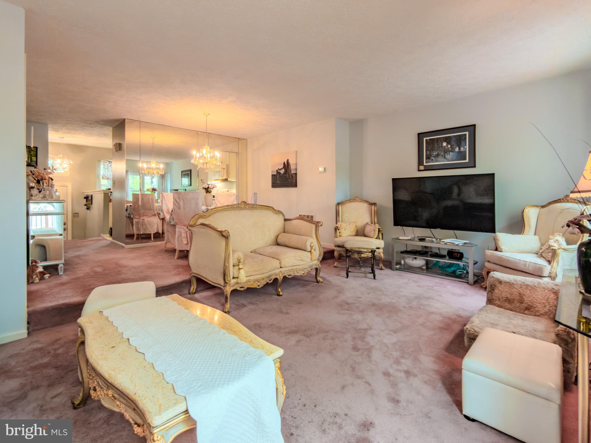 870 BAYRIDGE DRIVE