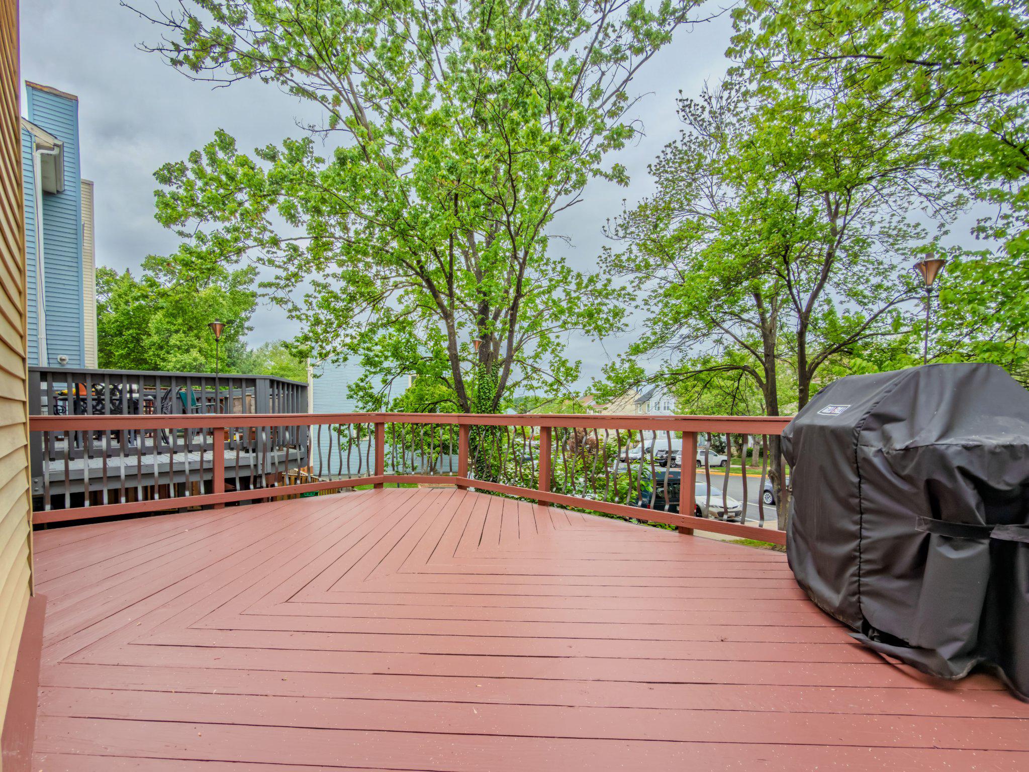 870 BAYRIDGE DRIVE