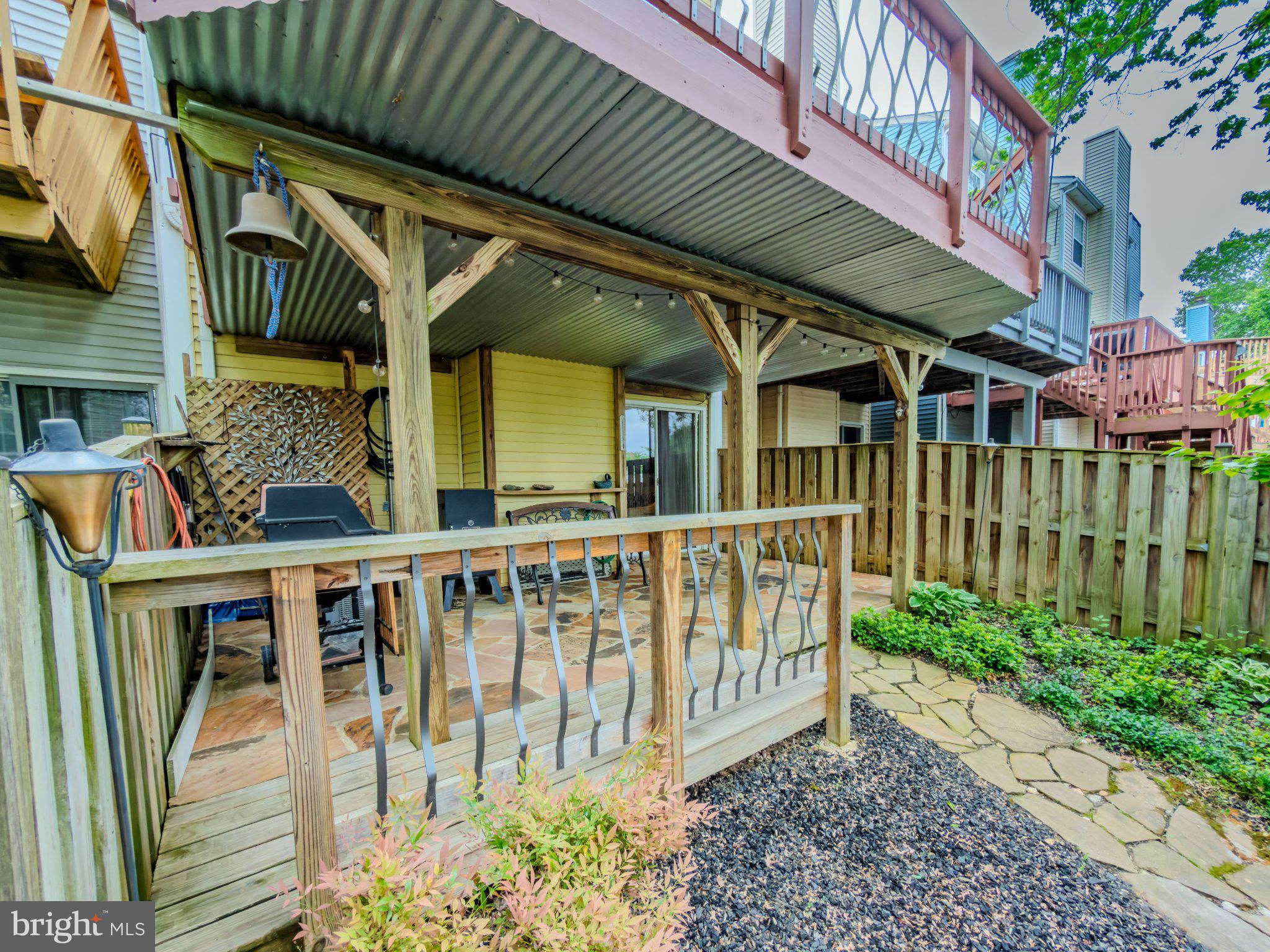 870 BAYRIDGE DRIVE