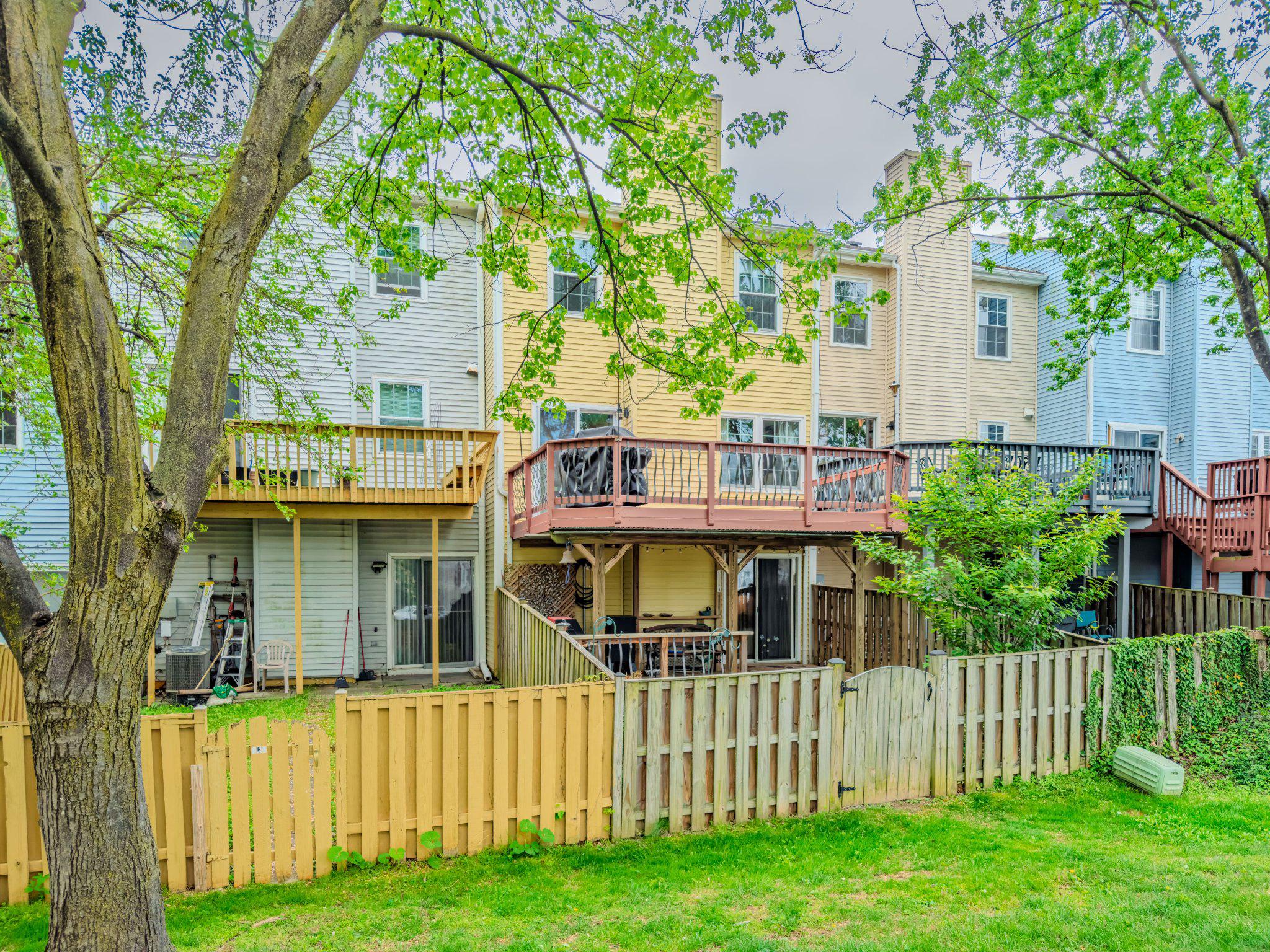 870 BAYRIDGE DRIVE