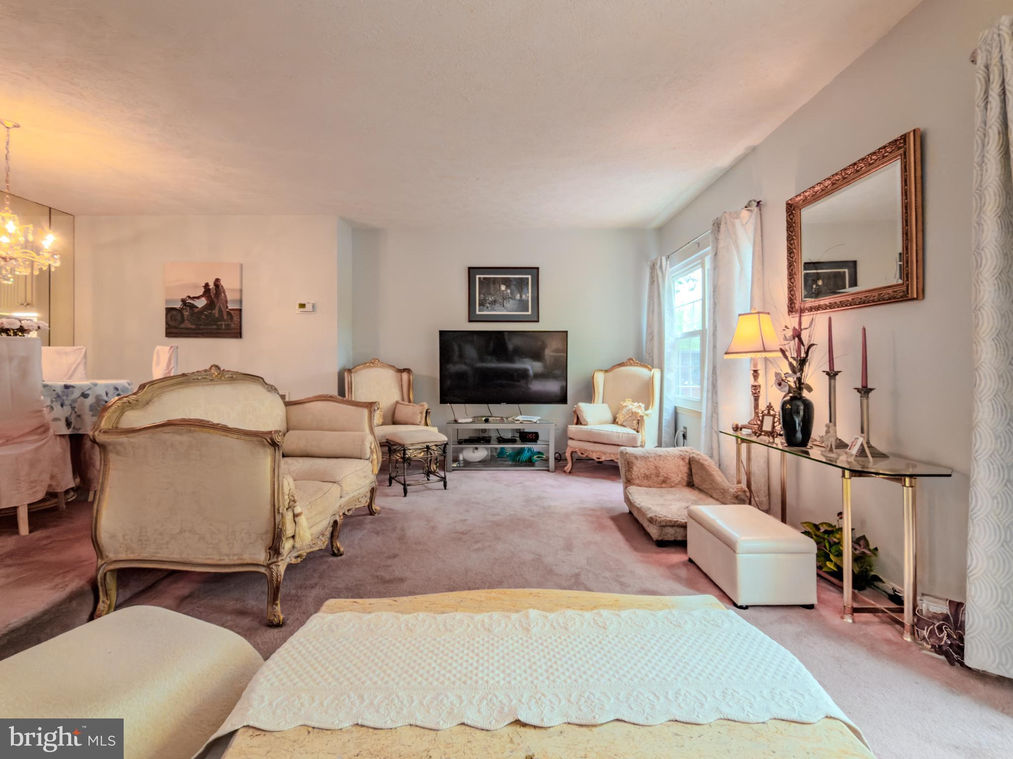 870 BAYRIDGE DRIVE