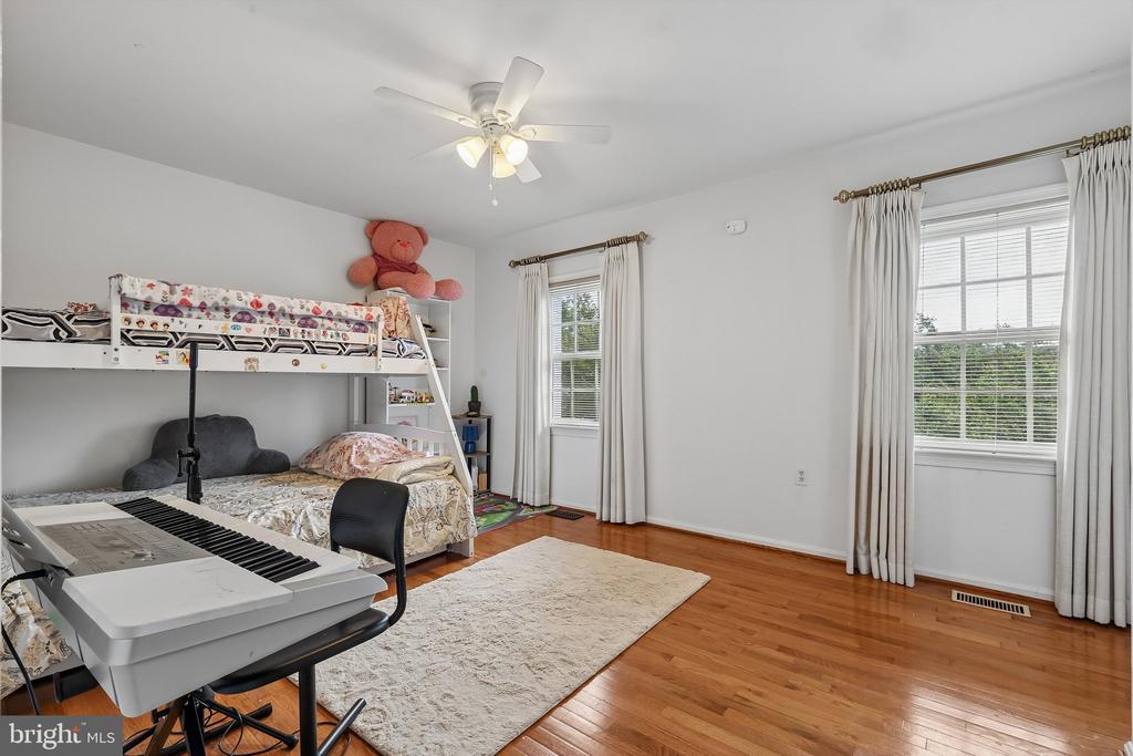 734 AZALEA DRIVE 11-734