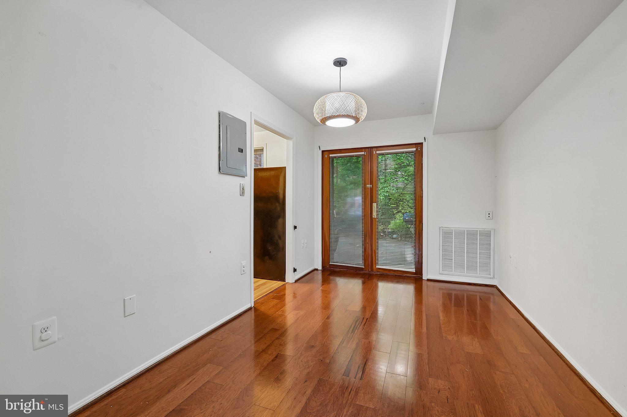 734 AZALEA DRIVE 11-734