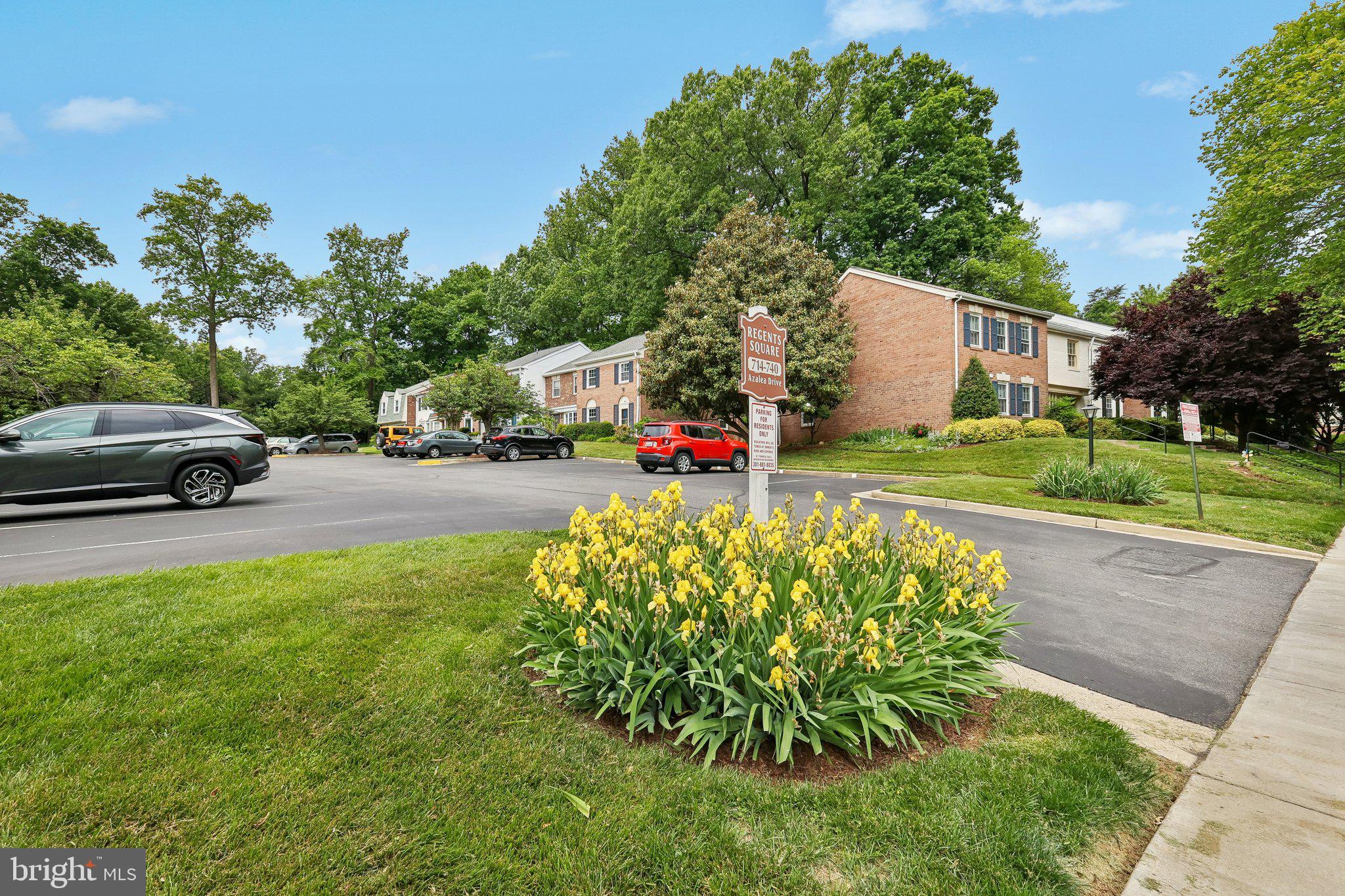 734 AZALEA DRIVE 11-734