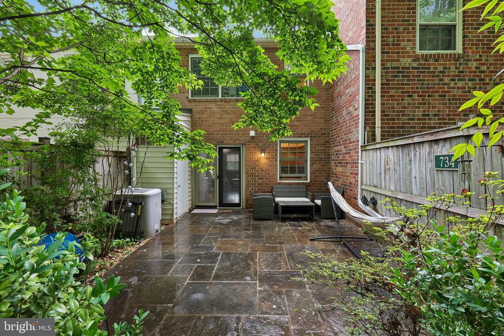 734 AZALEA DRIVE 11-734