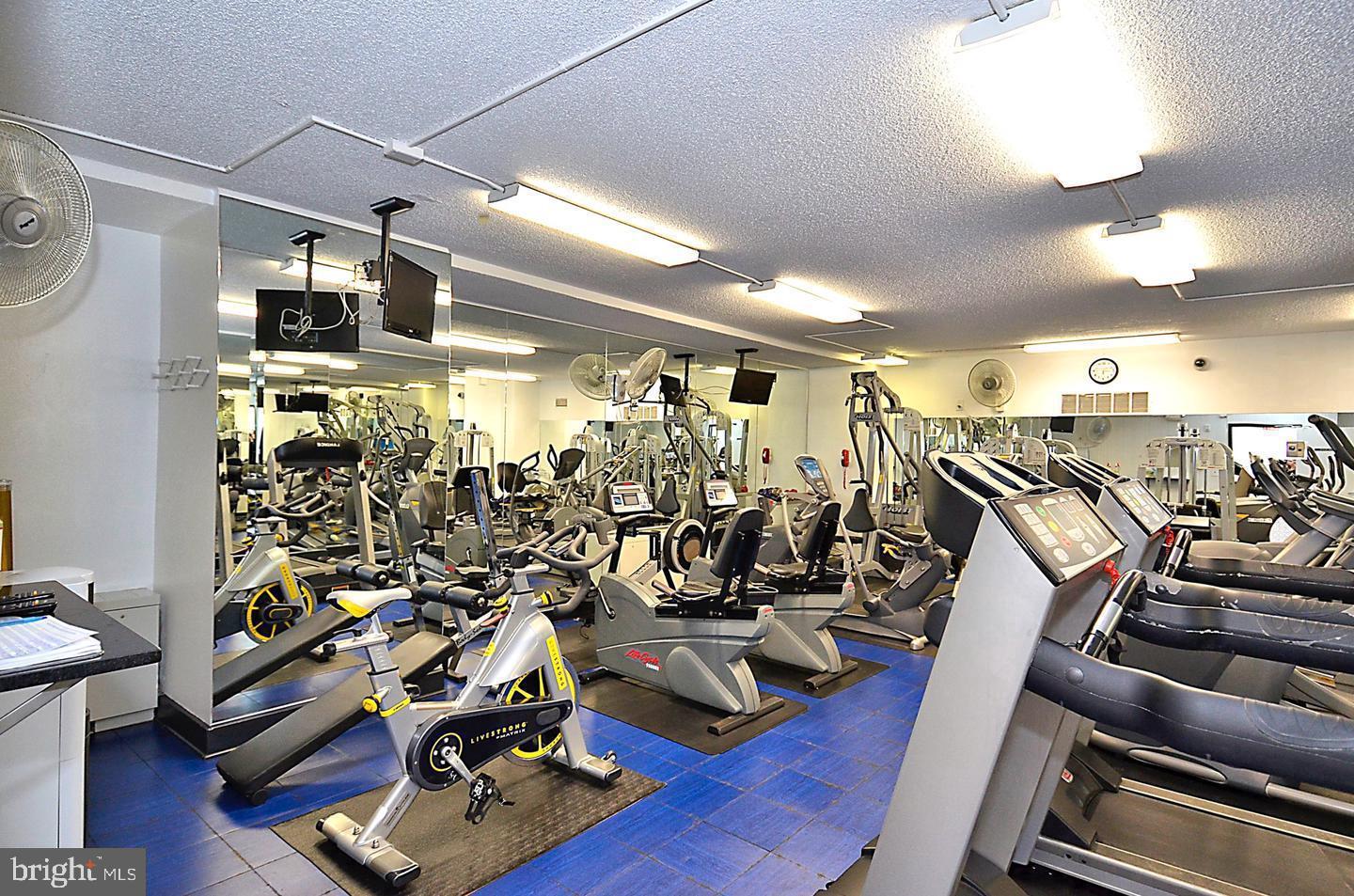 10401 GROSVENOR PLACE 524