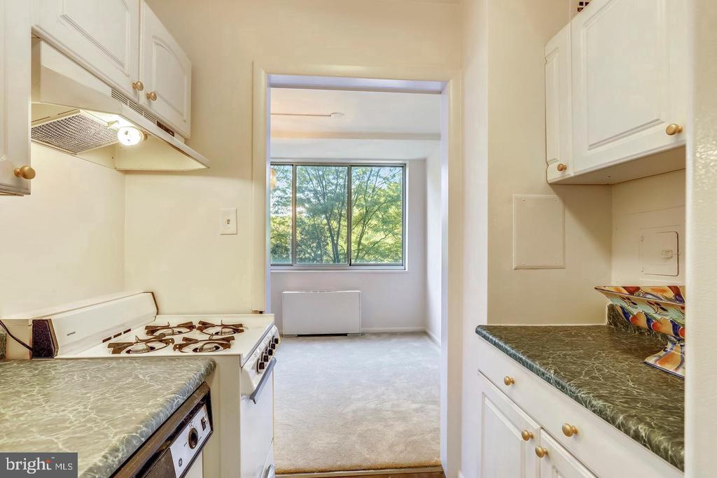 10401 GROSVENOR PLACE 524
