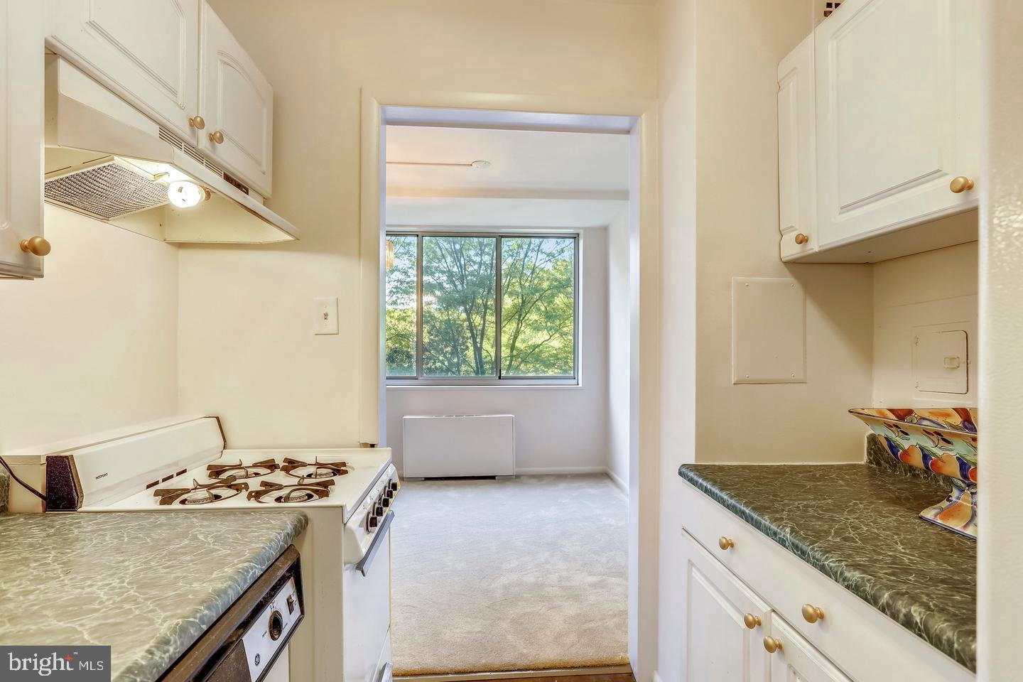 10401 GROSVENOR PLACE 524