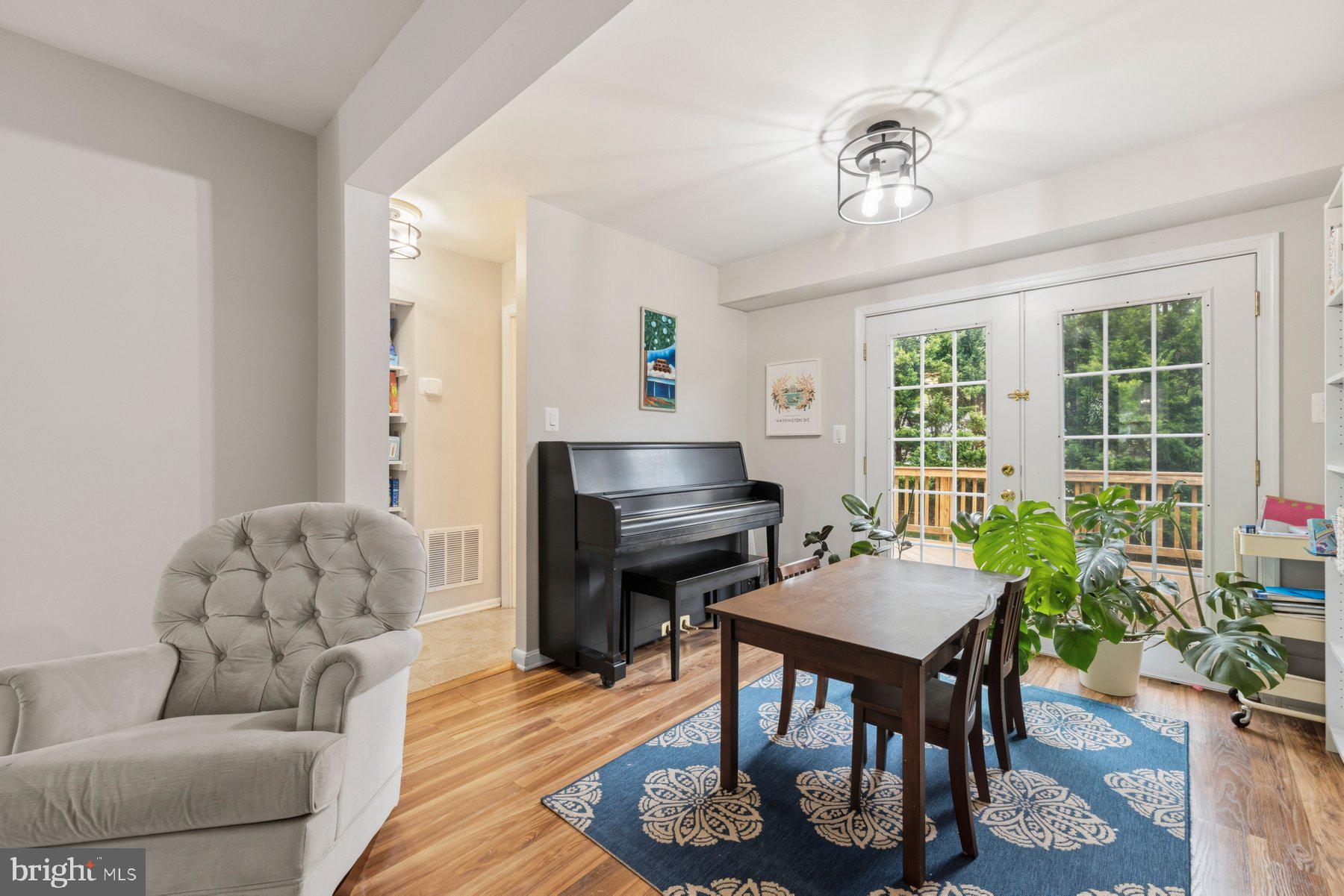21 NICKELBY COURT