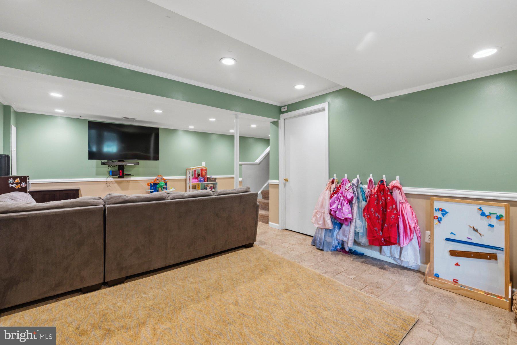 21 NICKELBY COURT