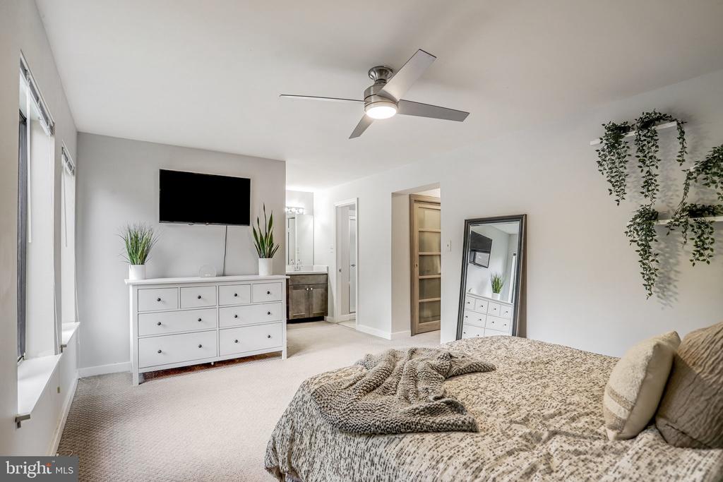 11305 COMMONWEALTH DRIVE 201