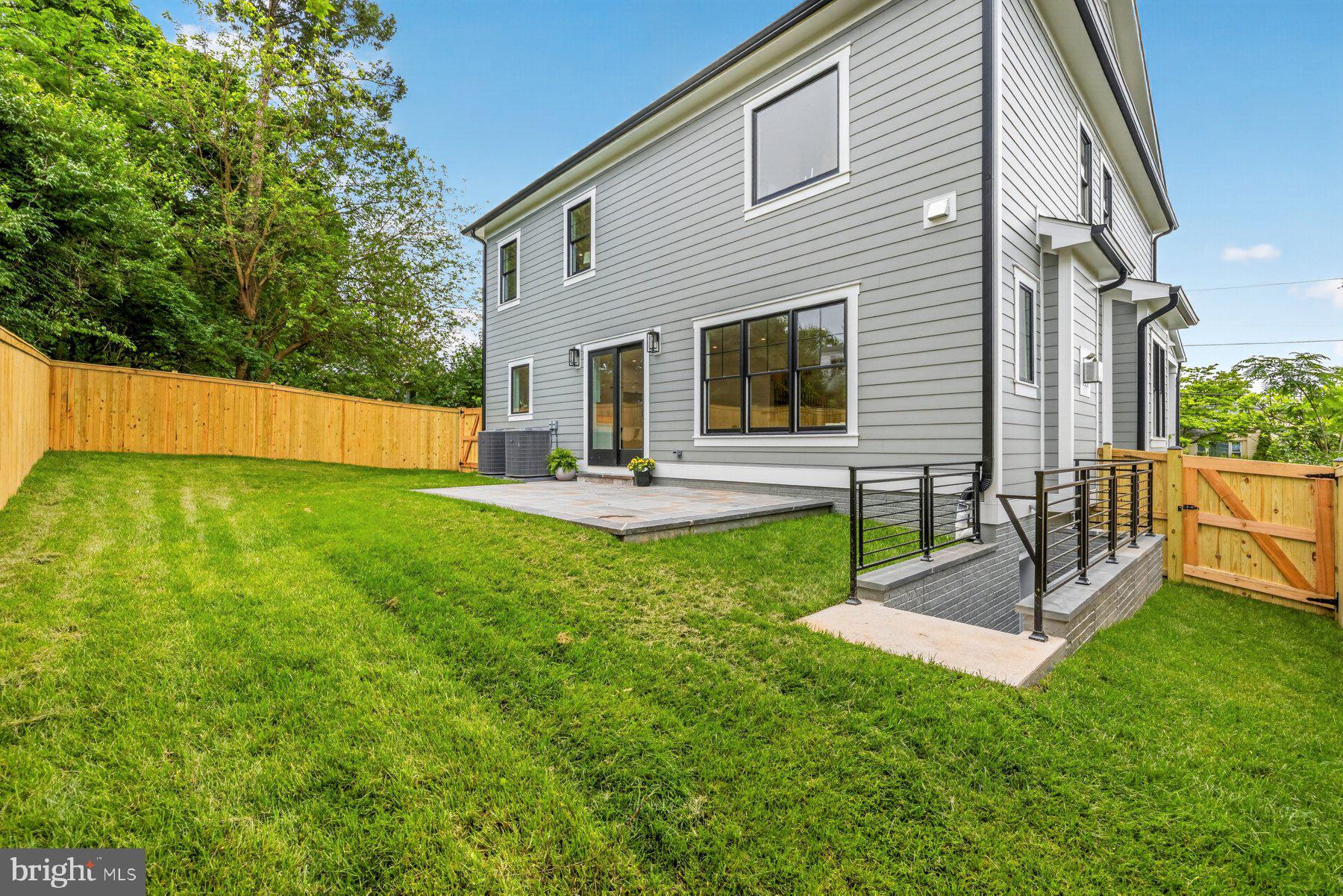 5015 CUSHING DRIVE
