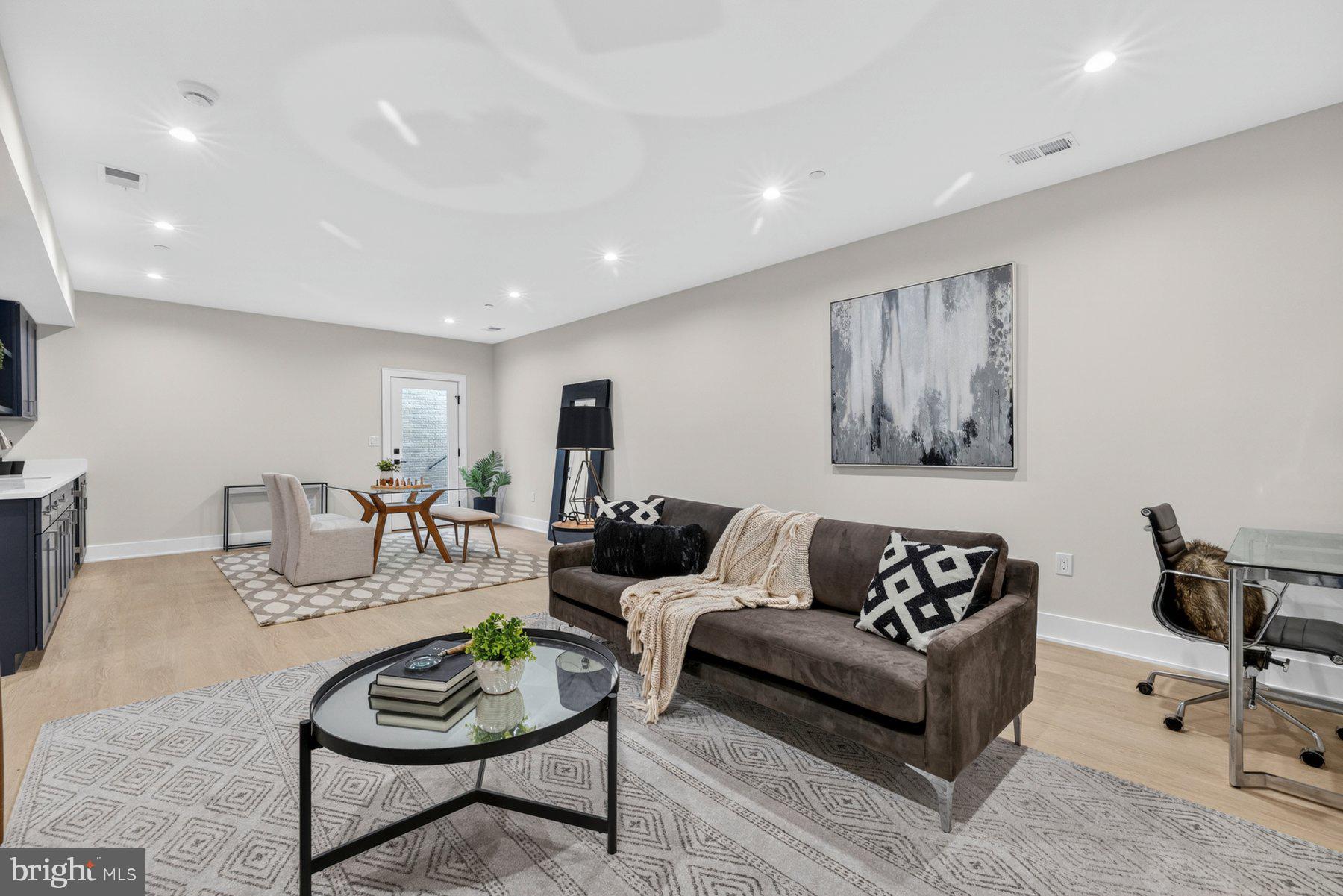 5015 CUSHING DRIVE