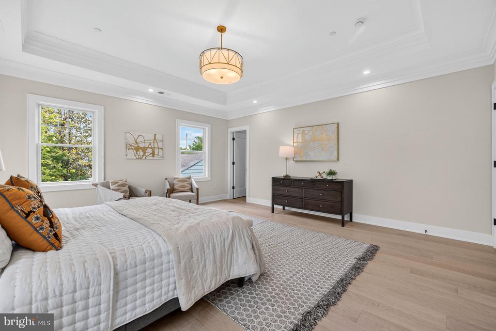 5015 CUSHING DRIVE