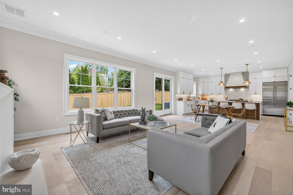 5015 CUSHING DRIVE