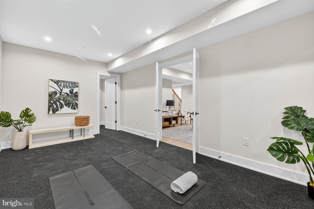 5015 CUSHING DRIVE