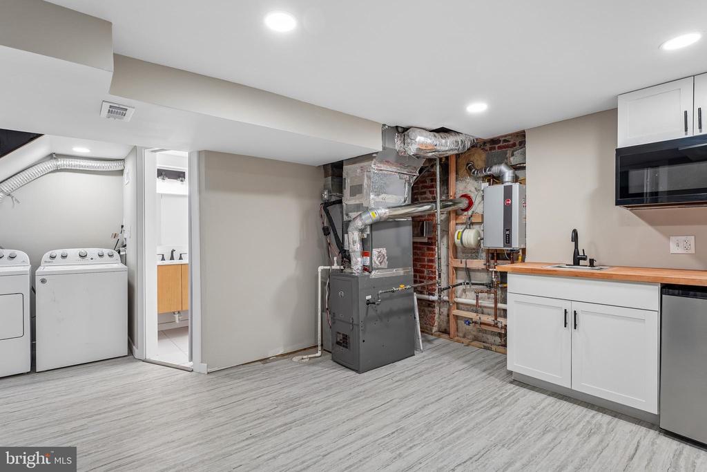 1106 MEURILEE LANE