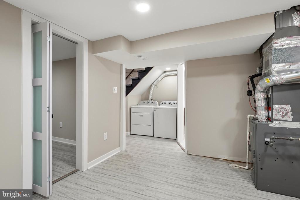 1106 MEURILEE LANE