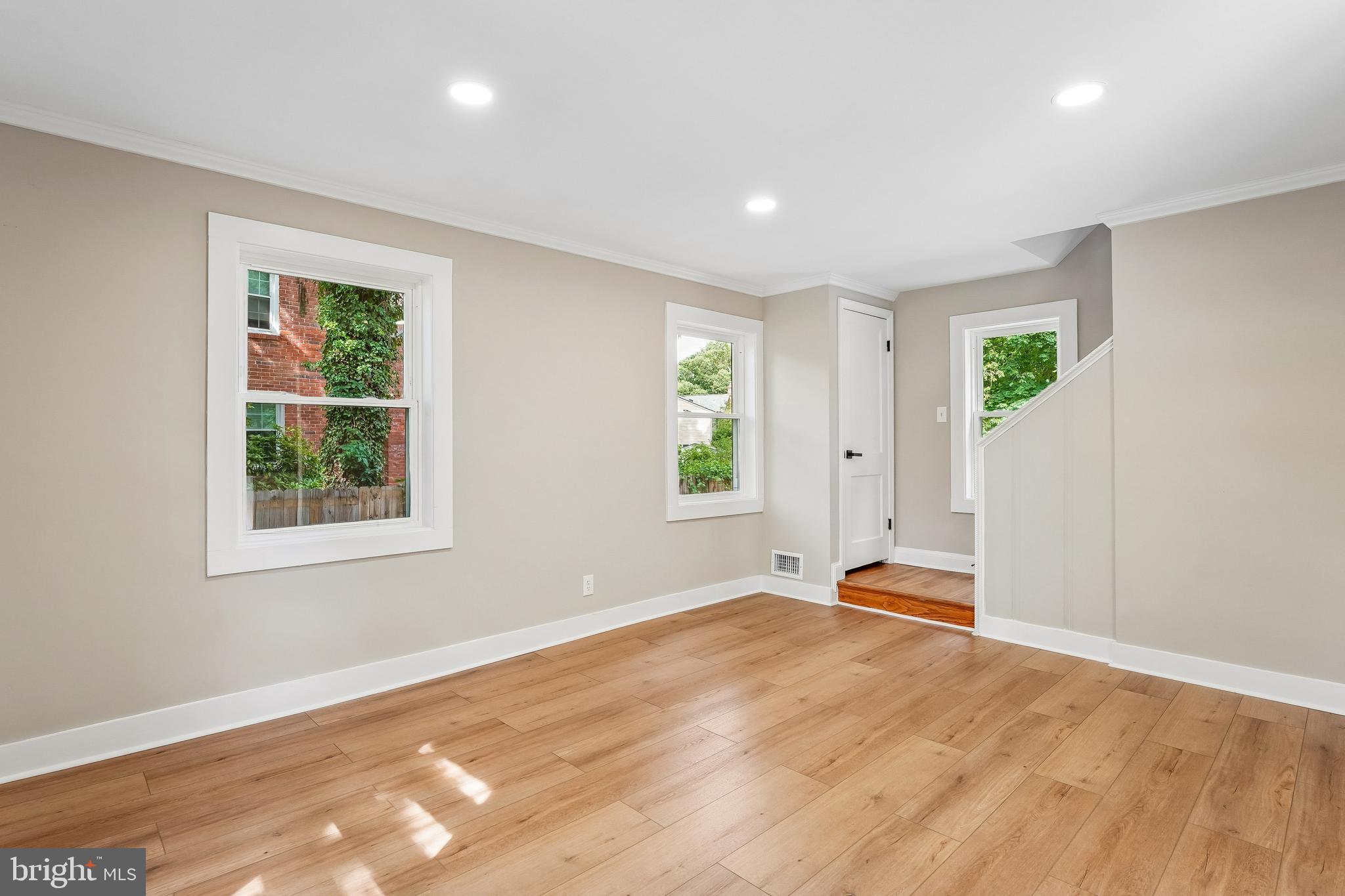 1106 MEURILEE LANE