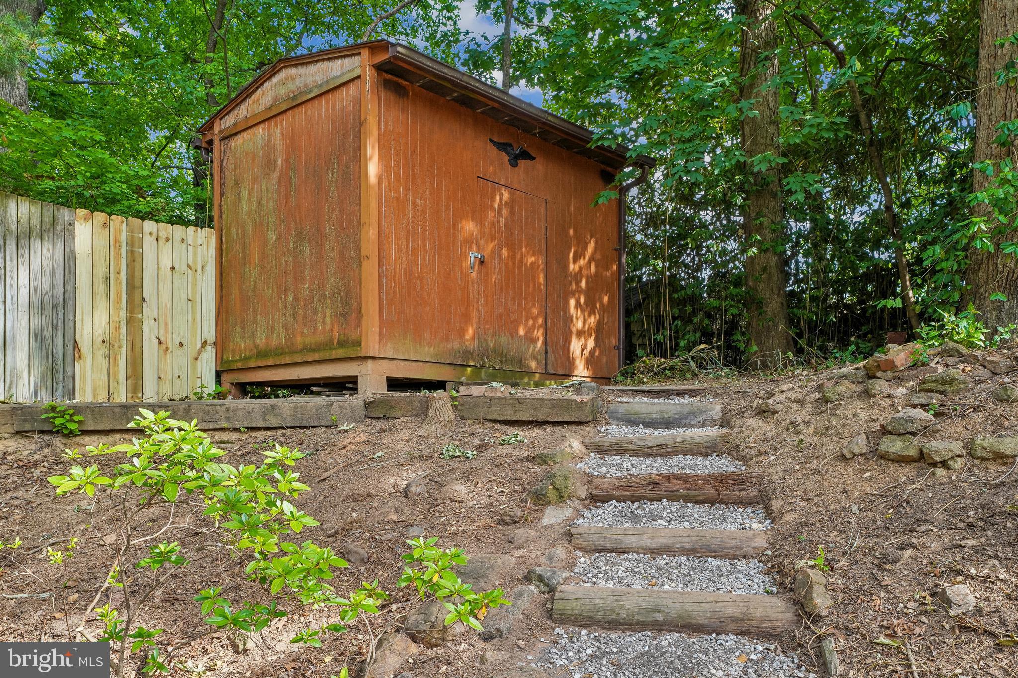 1106 MEURILEE LANE