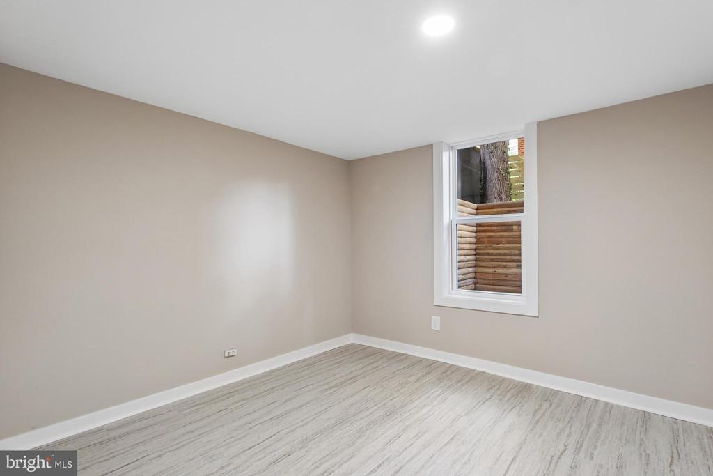 1106 MEURILEE LANE