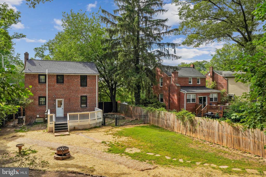 1106 MEURILEE LANE
