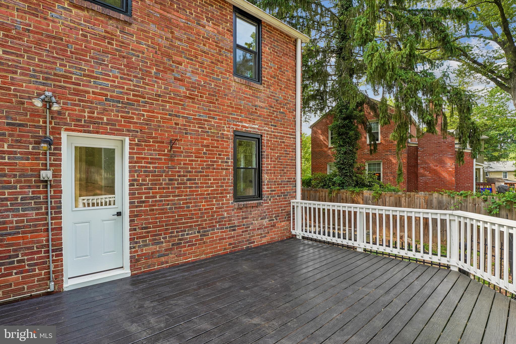 1106 MEURILEE LANE