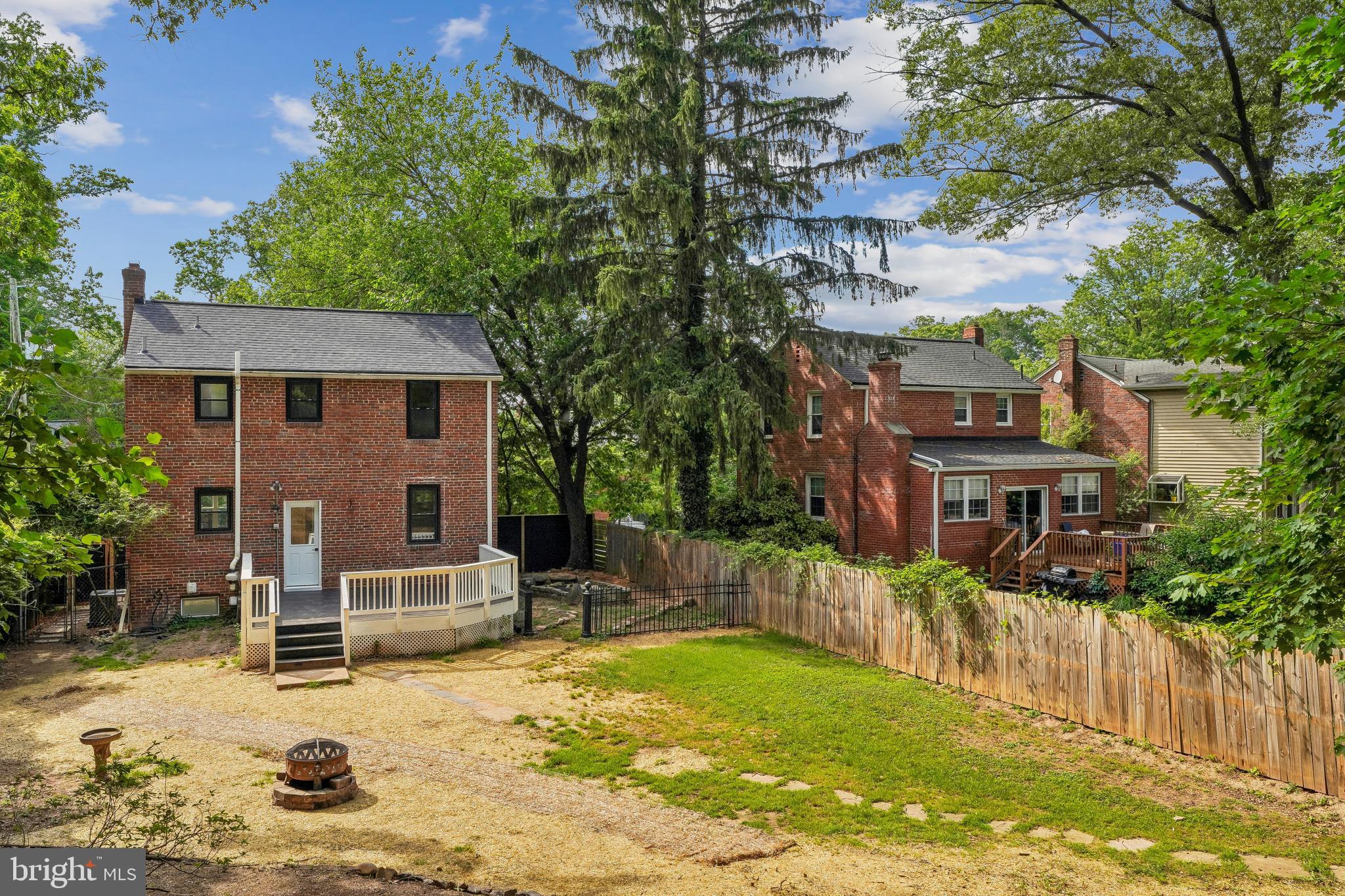 1106 MEURILEE LANE