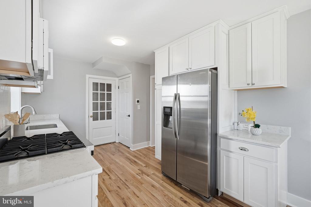 8712 GEREN ROAD