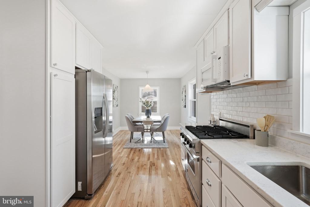 8712 GEREN ROAD
