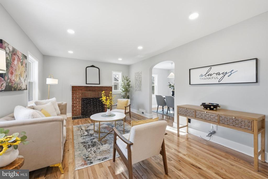 8712 GEREN ROAD