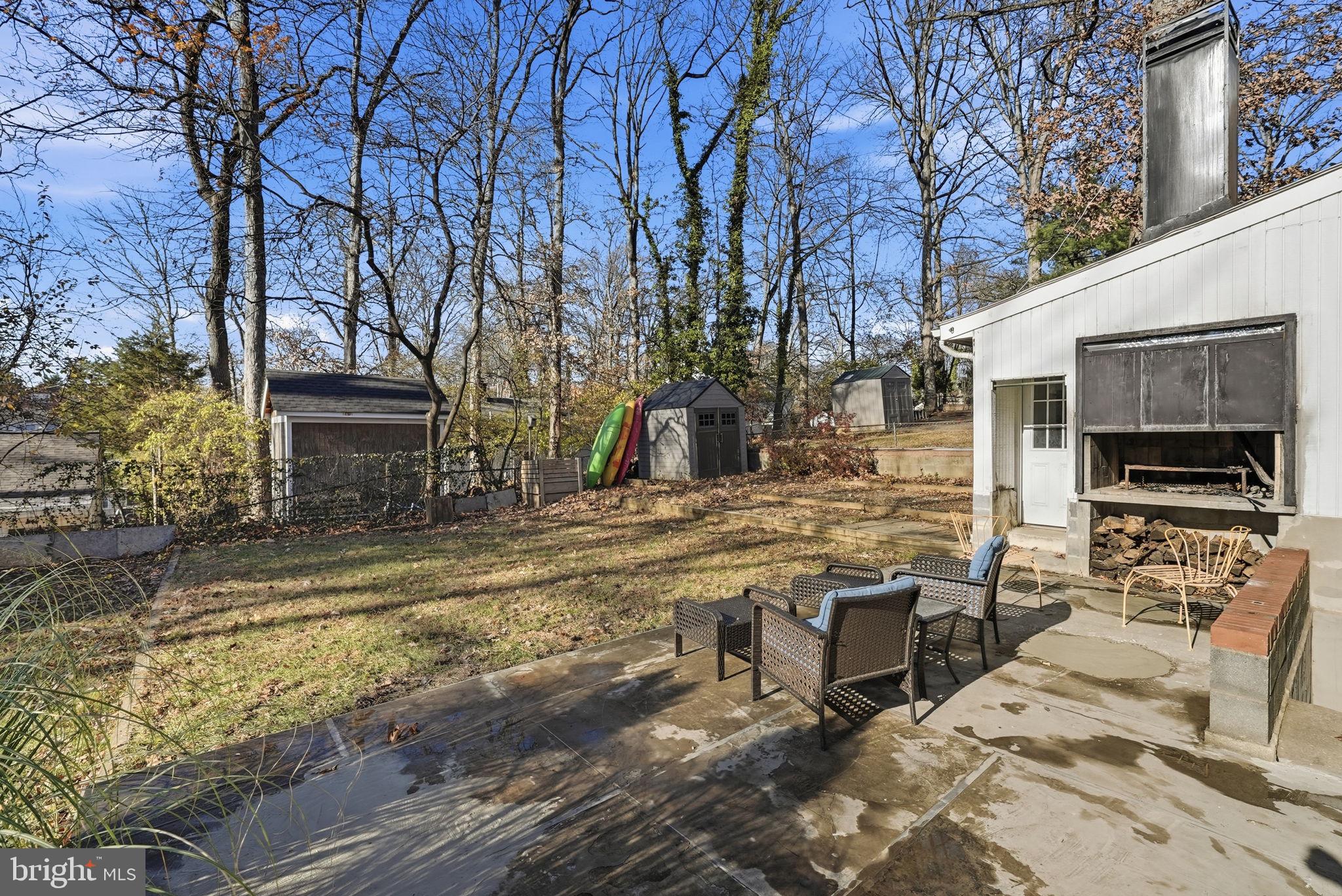 8712 GEREN ROAD