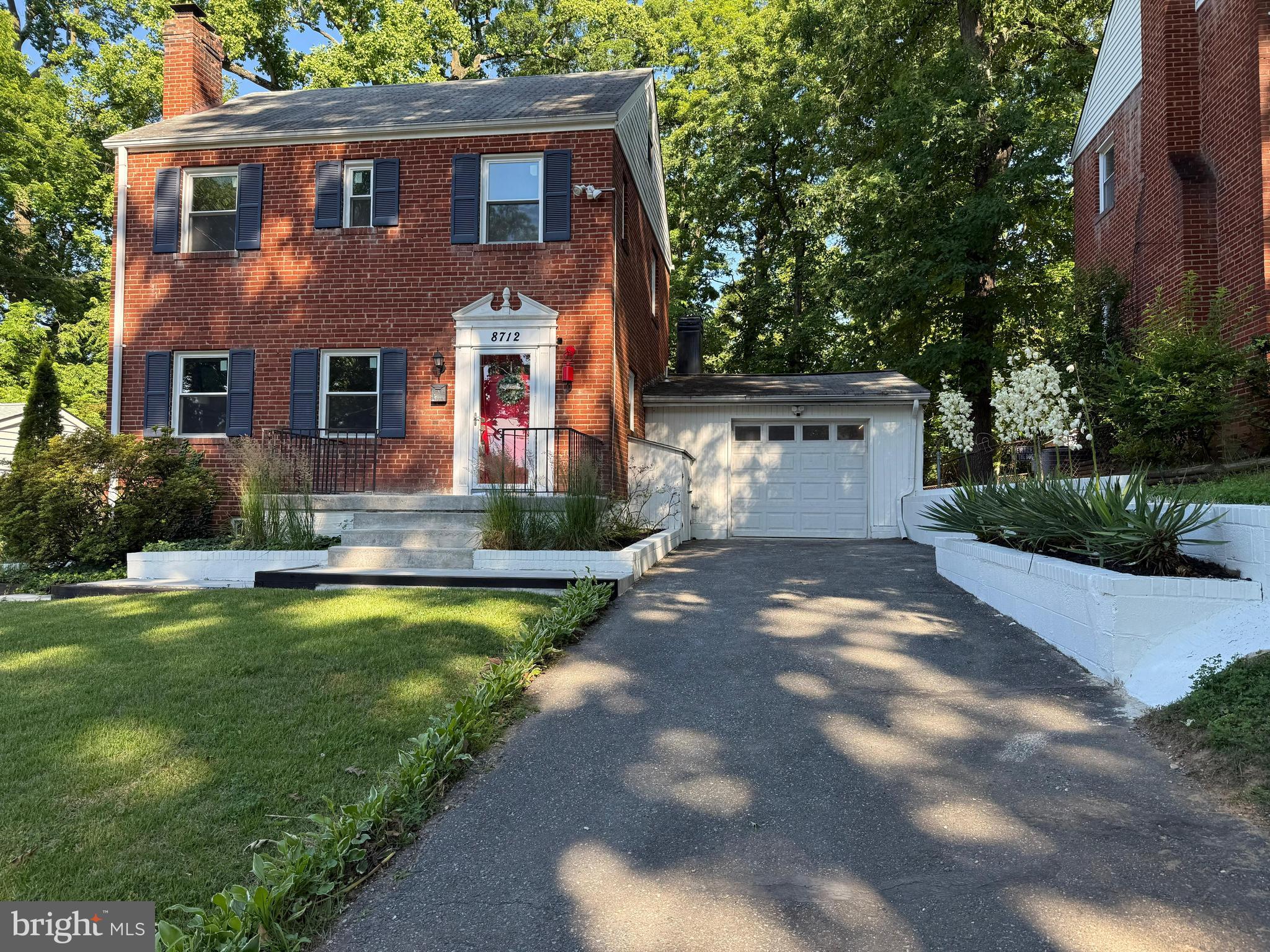 8712 GEREN ROAD