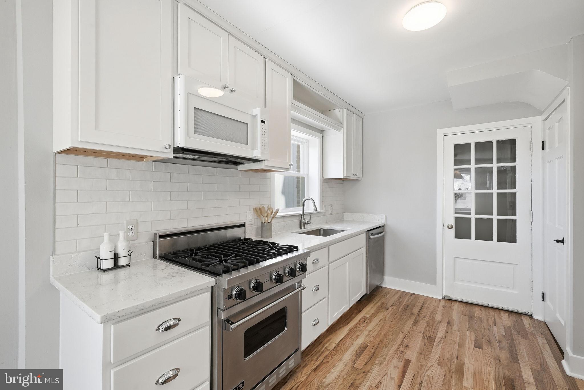 8712 GEREN ROAD
