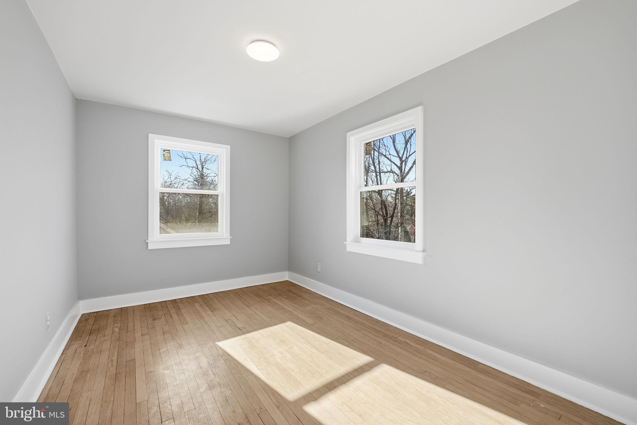 8712 GEREN ROAD