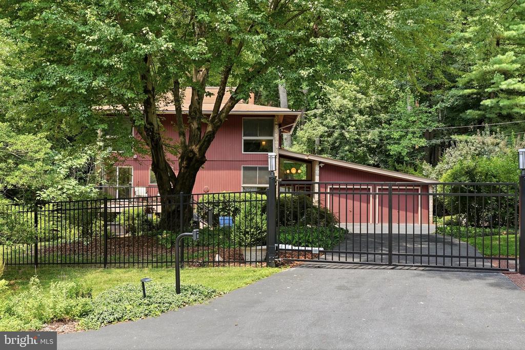 12920 FALMOUTH DRIVE