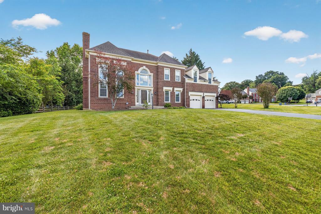 17536 APPLEWOOD LANE
