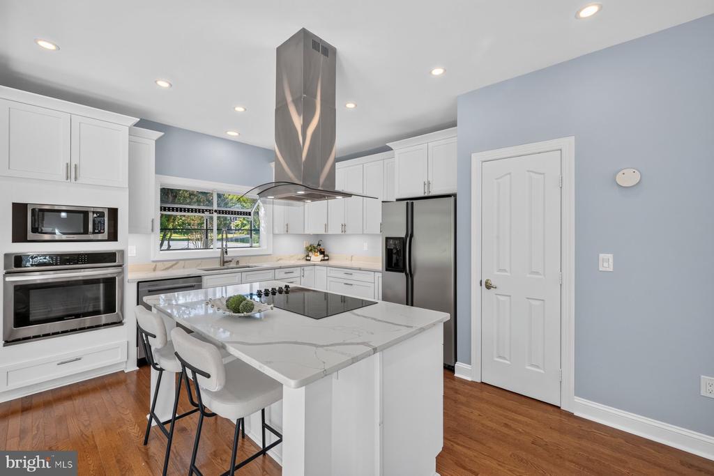17536 APPLEWOOD LANE