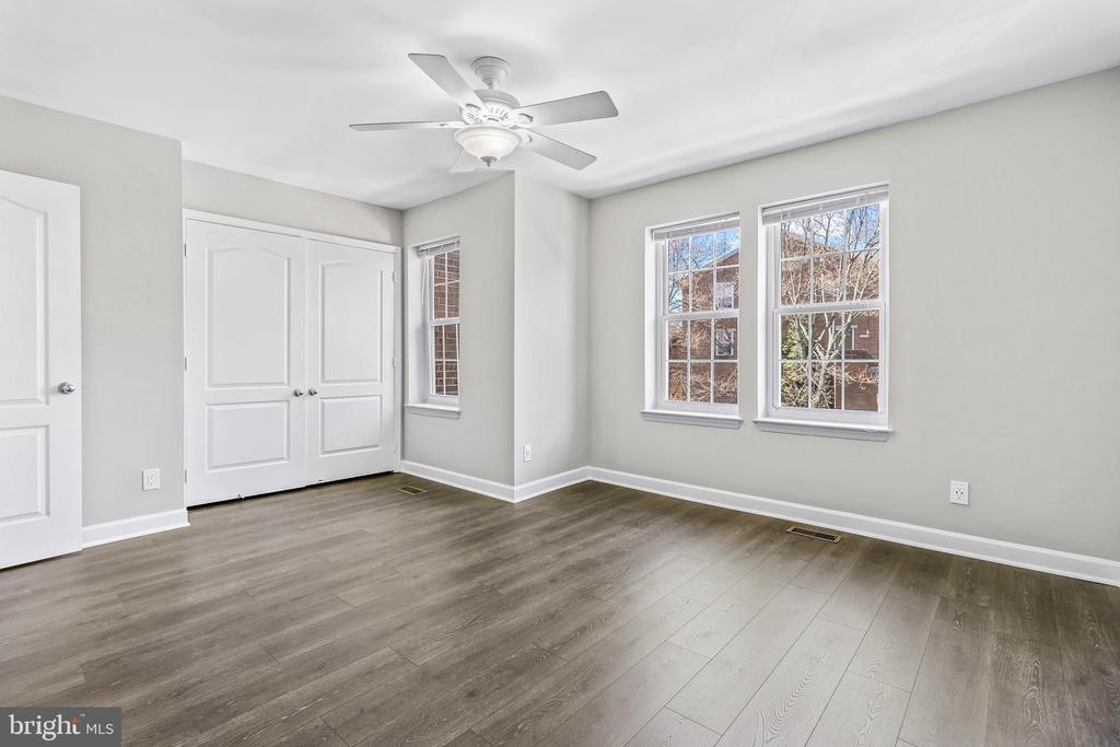 3842 CHESTERWOOD DRIVE Unit: 3842