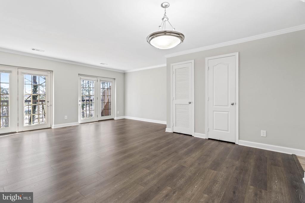 3842 CHESTERWOOD DRIVE Unit: 3842