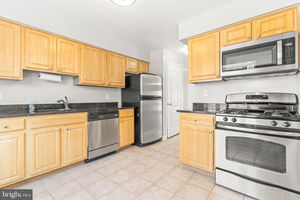 3842 CHESTERWOOD DRIVE Unit: 3842